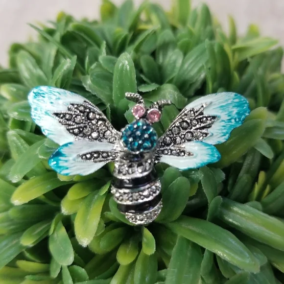 Vintage Bee Brooch - Picture 3 of 4